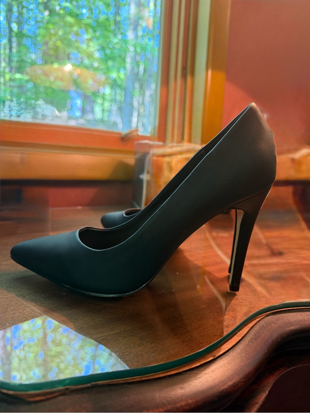 Classic Black Pointed-Toe Stiletto Pumps - Women
